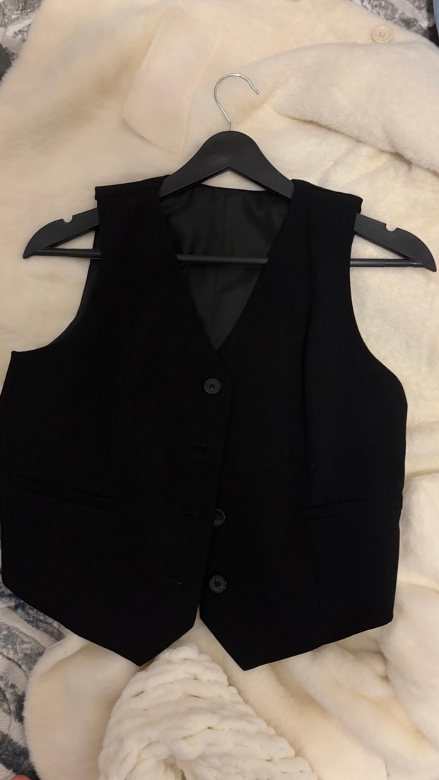 Siyah Düğmeli Kadın Yelek - Görsel 2