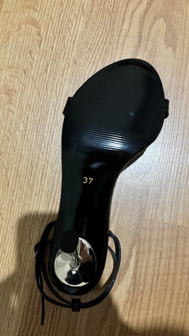 Parlak Siyah Yılan Desenli Topuklu Ayakkabı - Görsel 4