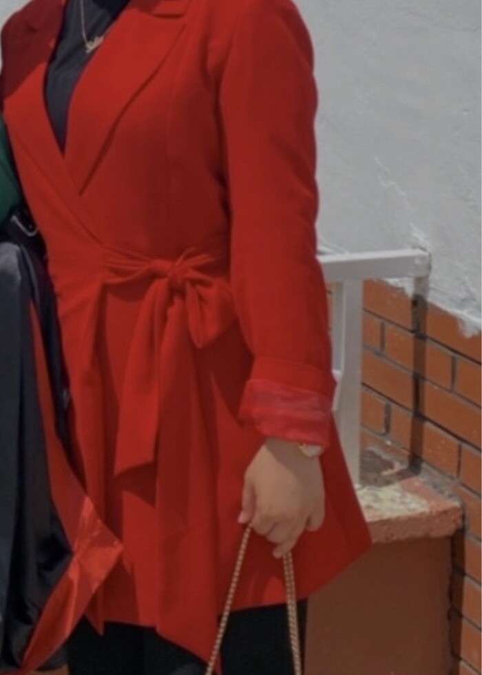 Kirmizi ceket - Görsel 2