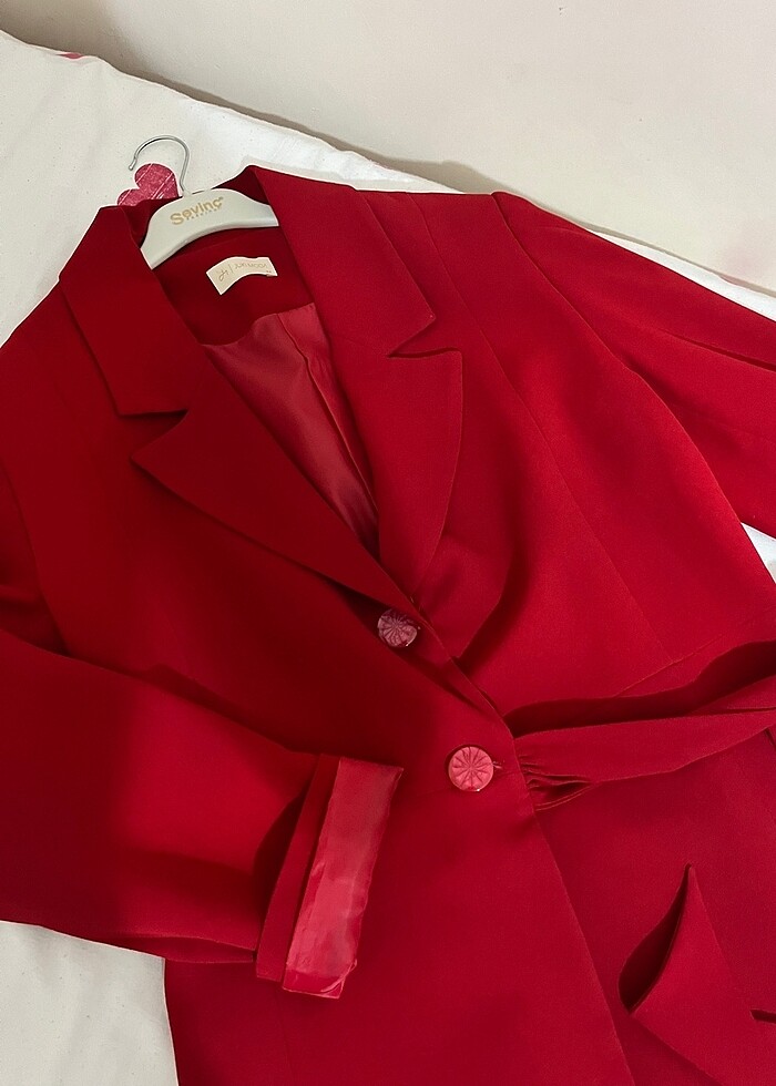 Kirmizi ceket - Görsel 4