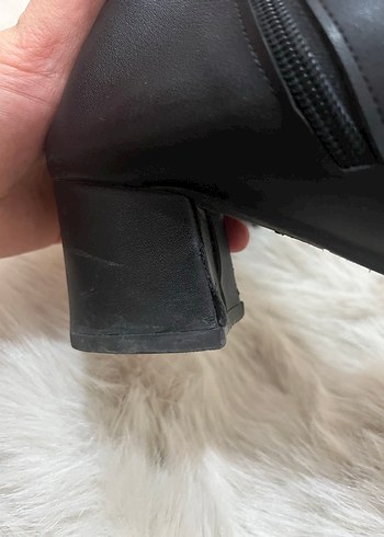 Siyah Deri Topuklu Kadın Bot - Görsel 6