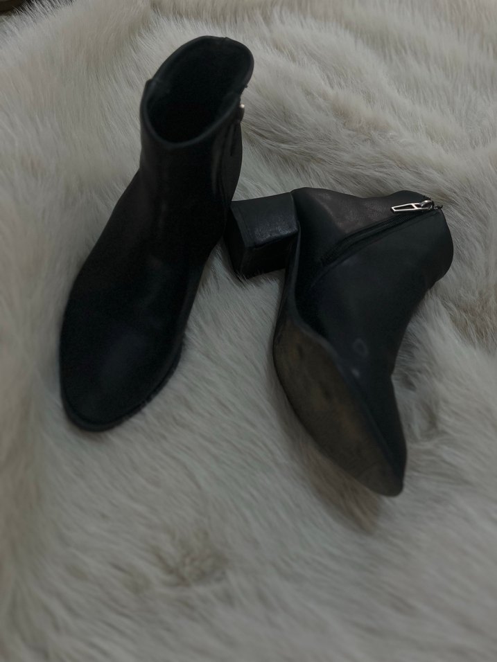 Siyah Deri Topuklu Kadın Bot - Görsel 4