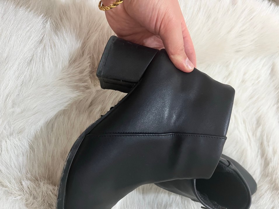 Siyah Deri Topuklu Kadın Bot - Görsel 5