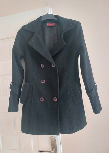 Siyah Düğmeli Kaban - Görsel 2