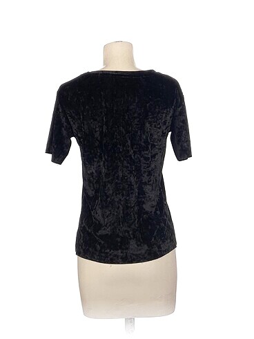 s Beden PreLoved T-shirt %70 İndirimli.