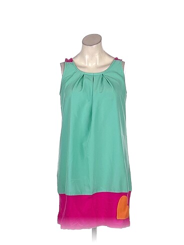 PreLoved Kısa Elbise %70 İndirimli.