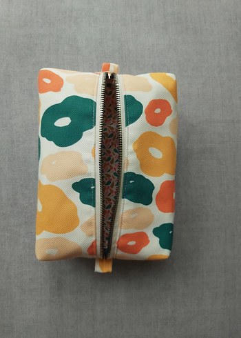 Hoş Çiçek Desenli Fermuarlı Kadın Büyük Boy Makyaj Çantası - Görsel 8