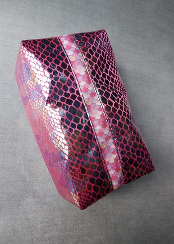 Fuya Renk Holografik Yılan Desenli Kadın Makyaj Çantası-Premium - Görsel 4