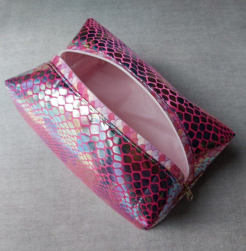 Fuya Renk Holografik Yılan Desenli Kadın Makyaj Çantası-Premium - Görsel 5