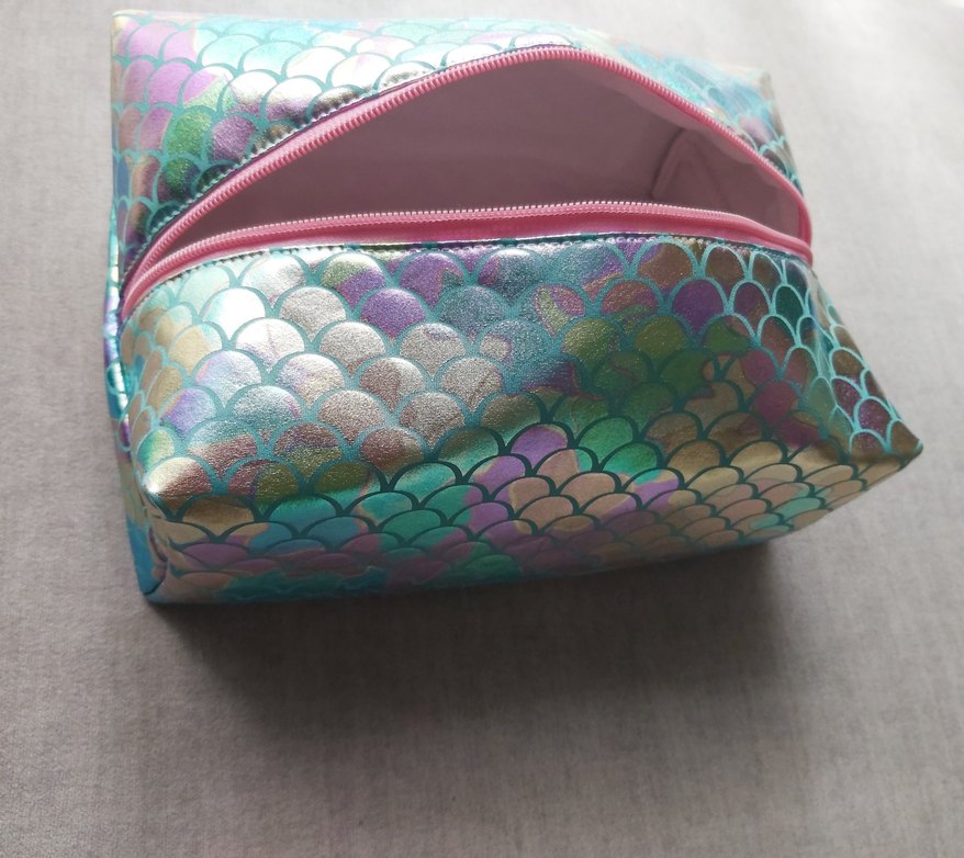 TurkuazRenk Deniz Kızı Pulu Desenli Kadın Makyaj Çantası-Premium - Görsel 5