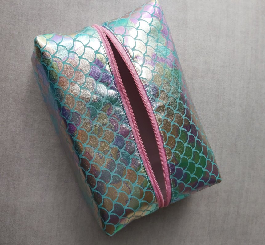 TurkuazRenk Deniz Kızı Pulu Desenli Kadın Makyaj Çantası-Premium - Görsel 4