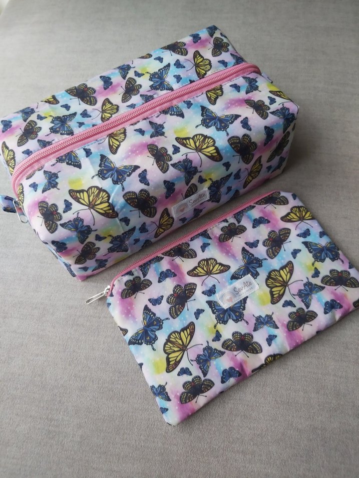 Galaksi Temalı Kelebek Desenli 2'li Makyaj Çantası Seti-Premium - Görsel 4