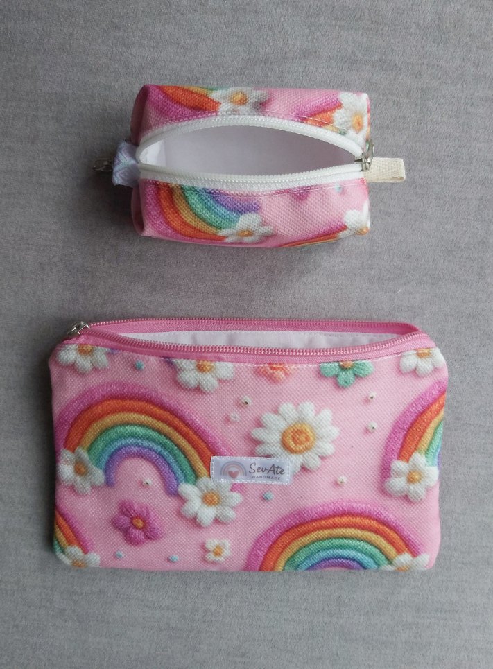 Pembe Gökkuşağı Desenli MakyajÇantası&Kalemlik+Cüzdan&Anahtarlık - Görsel 3