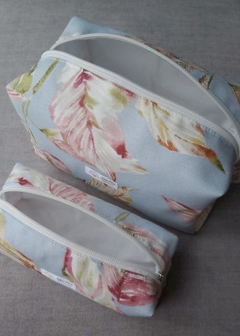 Waterproof-Mavi Yaprak Desenli Makyaj Çantası&Kalemlik 2'li Set - Görsel 4