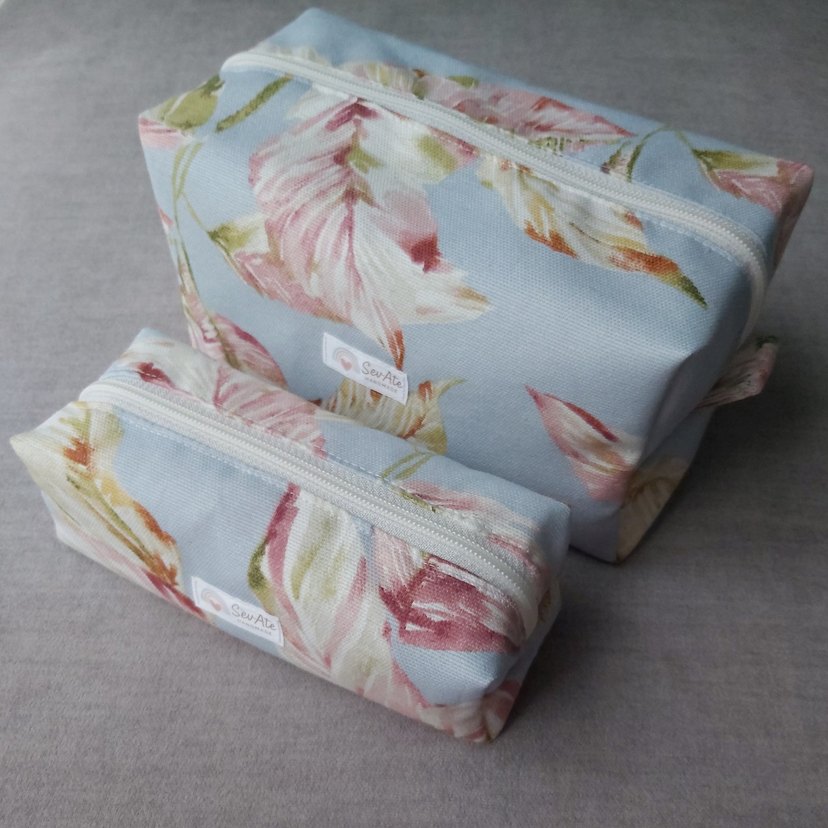 Waterproof-Mavi Yaprak Desenli Makyaj Çantası&Kalemlik 2'li Set - Görsel 3