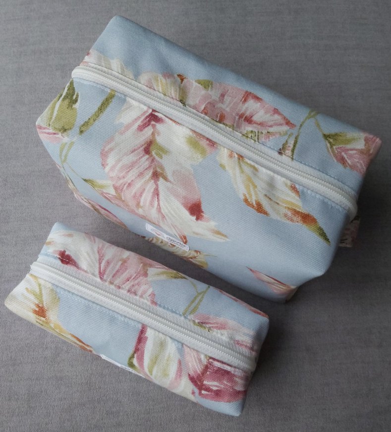 Waterproof-Mavi Yaprak Desenli Makyaj Çantası&Kalemlik 2'li Set - Görsel 2