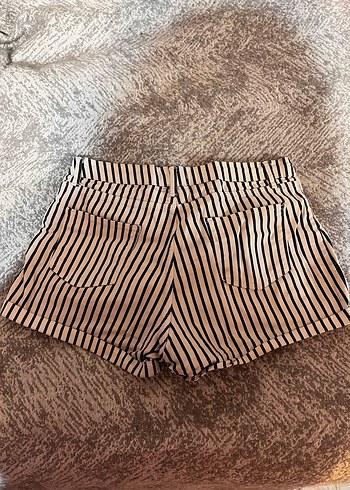 Çizgili Mini Şort - Görsel 2
