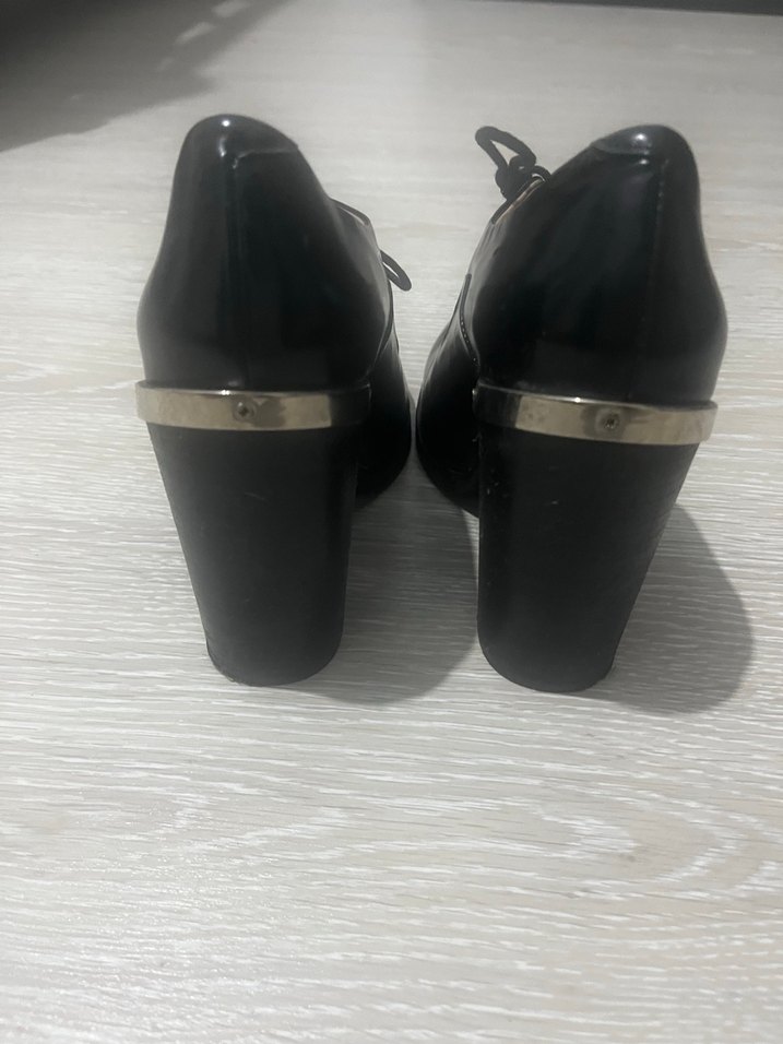 Siyah Topuklu Klasik Goth Kadın Ayakkabı - Görsel 3