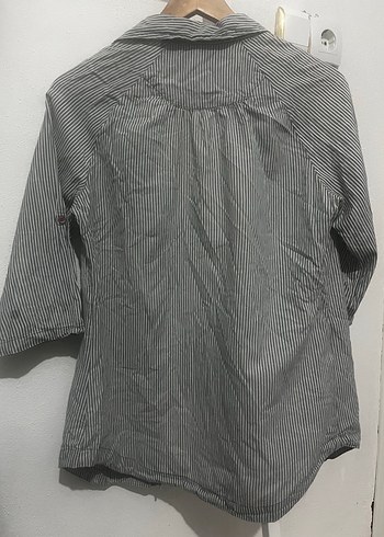 Düğmeli Gri Çizgili Kadın Keten Gömlek - Görsel 2