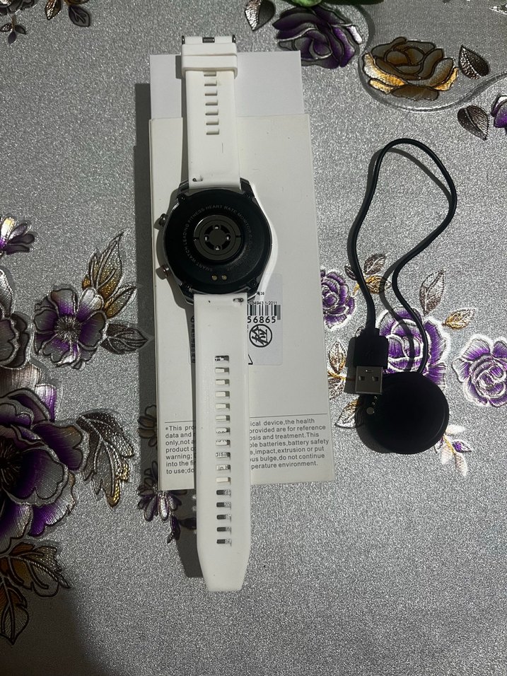 Beyaz Kayışlı Gri Akıllı Saat - Görsel 3