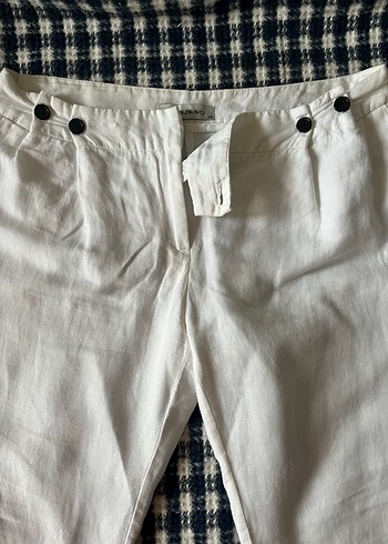 Düğmeli Beyaz Keten Kadın Pantolon - Görsel 3