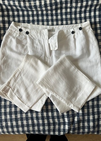 Düğmeli Beyaz Keten Kadın Pantolon - Görsel 2