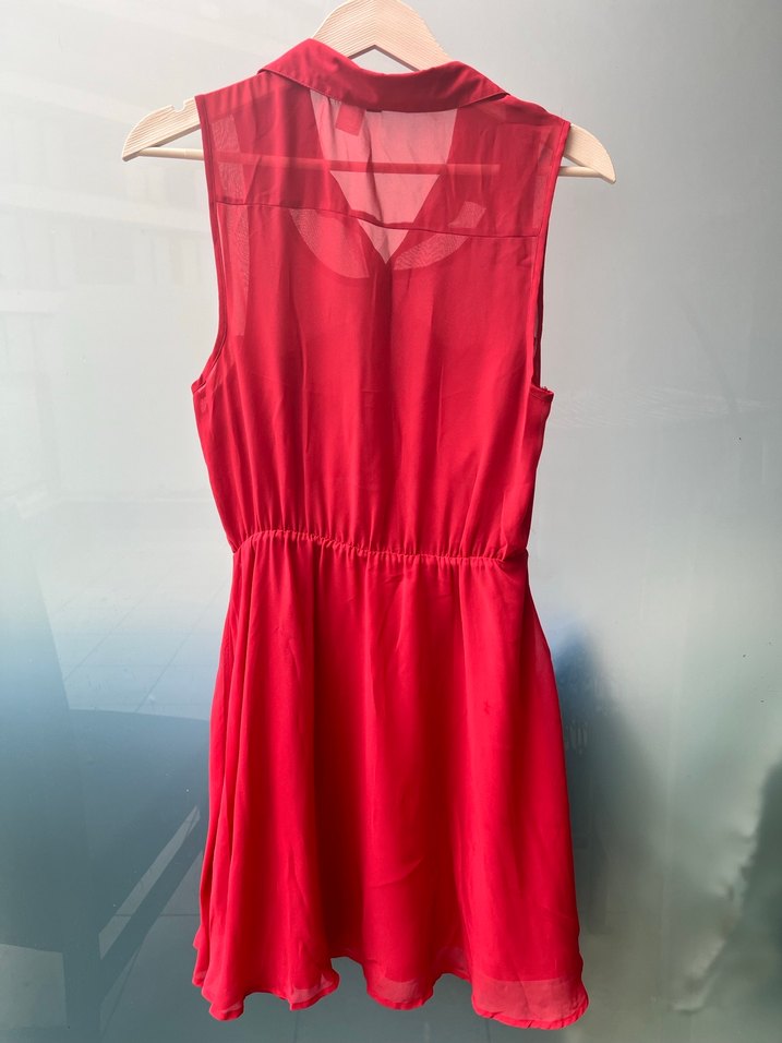 Kırmızı Düğmeli V Yakalı Midi Elbise - Görsel 2