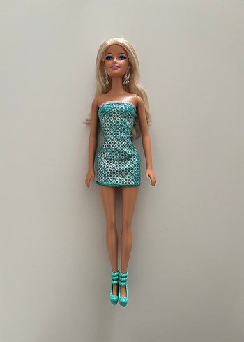 Barbie Fashionistas bebek