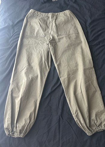 Stradivarius Stradivarius kadın haki yeşili paraşüt pantolon