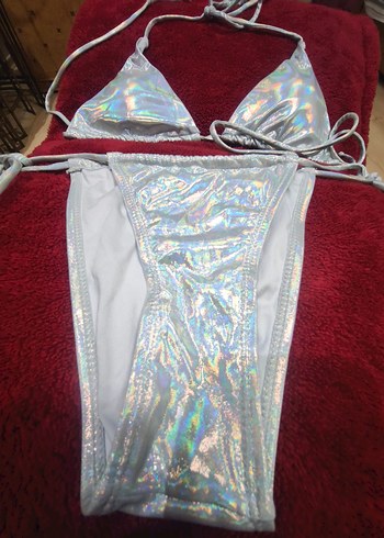 Bershka İşlemeli parlak beyaz bikini takımı - Görsel 2