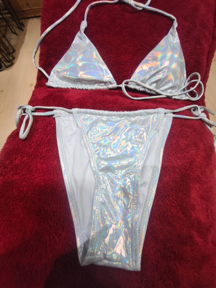 Bershka İşlemeli parlak beyaz bikini takımı - Görsel 3