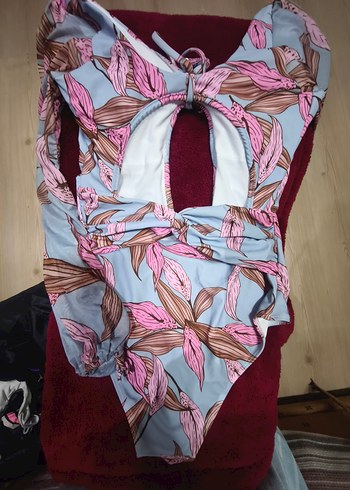 Pembe Yaprak Desenli Drapeli Mayo - Görsel 3