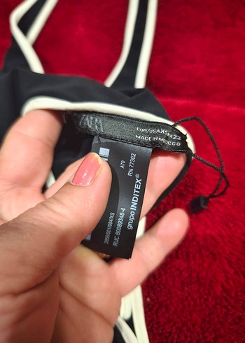 Siyah V Yaka İnce Askılı Mayo - Görsel 3