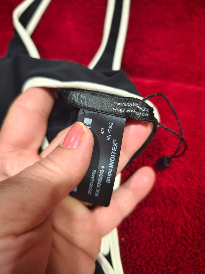 Siyah V Yaka İnce Askılı Mayo - Görsel 3