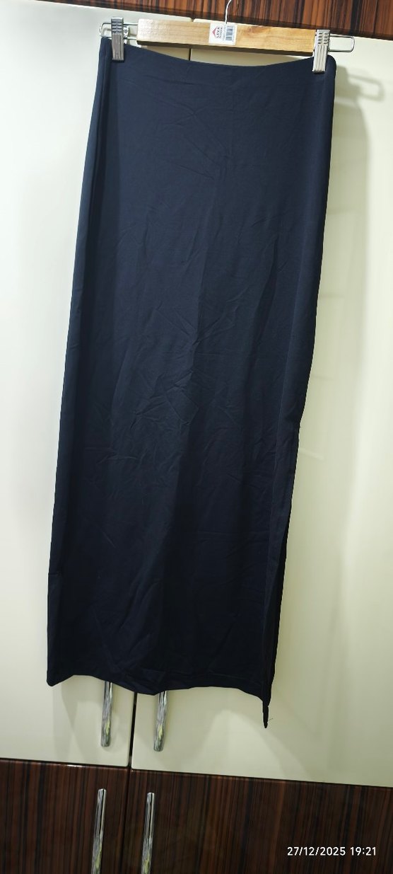 Siyah Drapeli Uzun Kadın Etek - Görsel 4