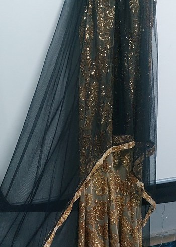 Gold Desenli Uzun Drapeli Straplez Abiye - Görsel 2