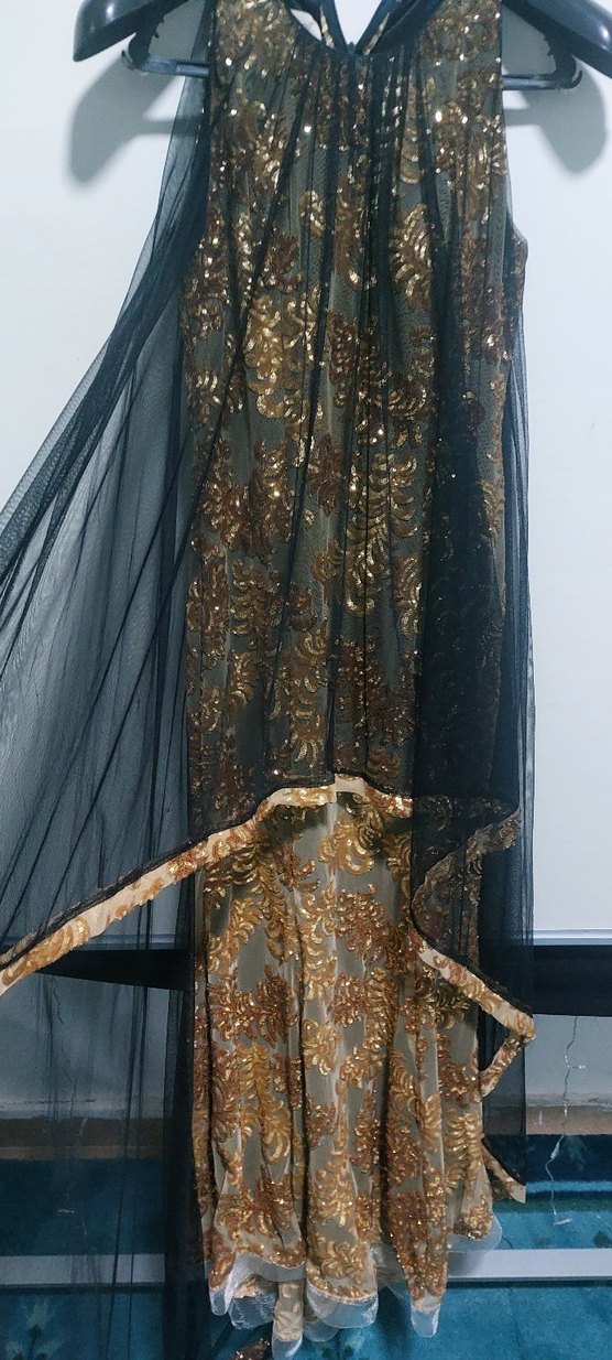 Gold Desenli Uzun Drapeli Straplez Abiye - Görsel 3