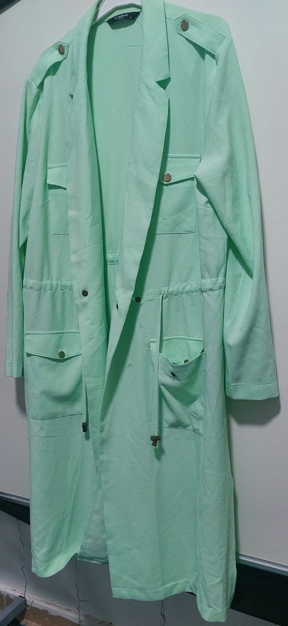 Düğmeli Uzun Yeşil Kadın Trençkot - Görsel 4