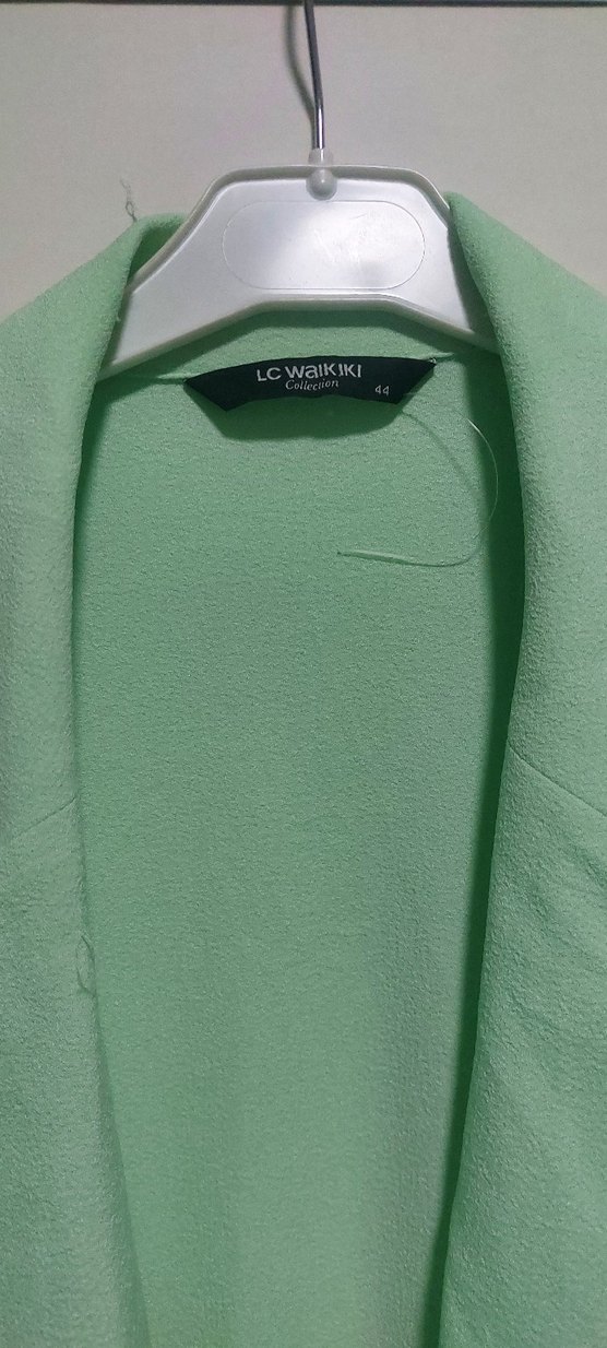 Düğmeli Uzun Yeşil Kadın Trençkot - Görsel 3