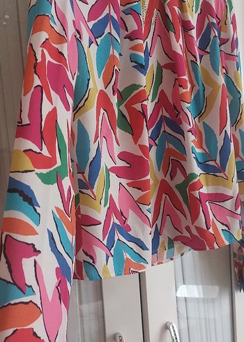Renkli Desenli Yüksek Yakalı Kadın Gömlek - Görsel 3