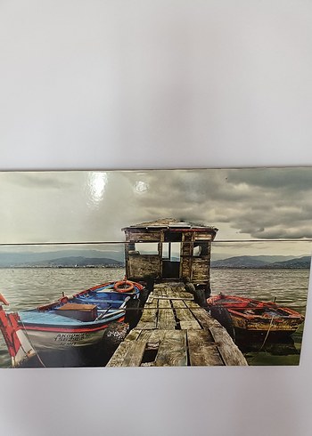 Gri Tonlarda Tekne ve İskelesi Tablosu - Görsel 3