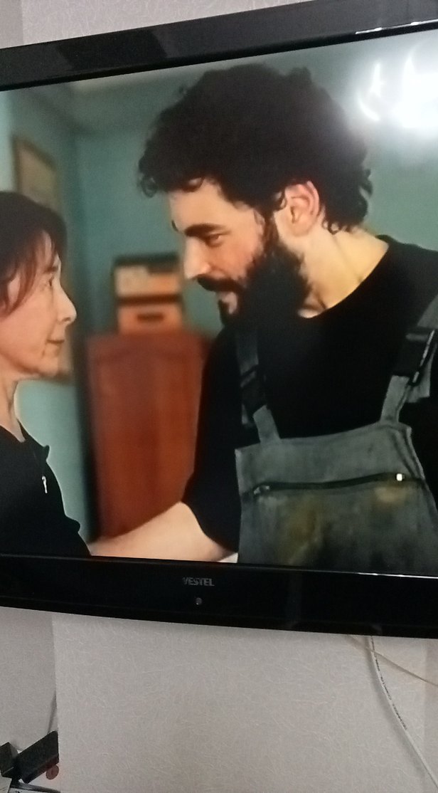 Vestel 127 ekran siyah duvara askılı televizyon - Görsel 4