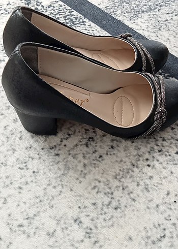 38 Beden Parlak Siyah Yılan Desenli Tokalı Topuklu Kadın Babet topuk 5 cm