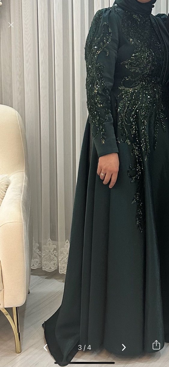 Uzun Kollu İşlemeli Yeşil Abiye Elbise - Görsel 3