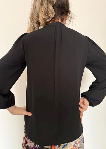 Uzun Kollu Siyah Kadın Bluz - Görsel 2