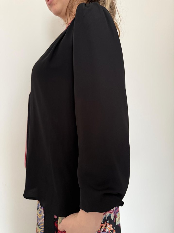 Uzun Kollu Siyah Kadın Bluz - Görsel 3