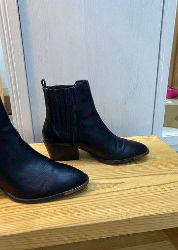 Bershka Siyah Deri Kadın Bot, Tokalı, Blok Topuklu
