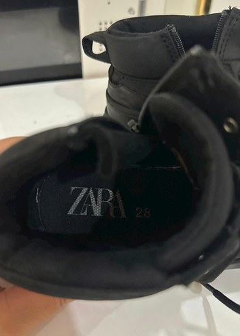 Zara Erkek Çocuk Siyah Kauçuk Bot
