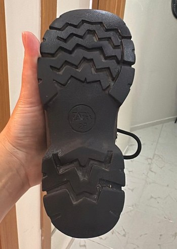 28 Beden Erkek Çocuk Siyah Kauçuk Bot