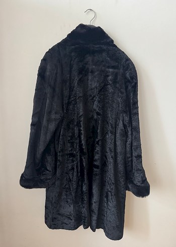 Uzun Siyah Süet Kürk Detaylı Kadın Kaban - Görsel 2